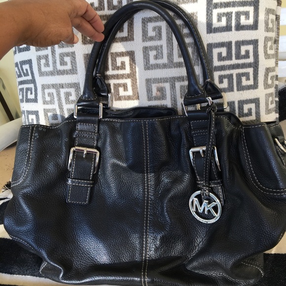 Michael Kors bag - Picture 1 of 8